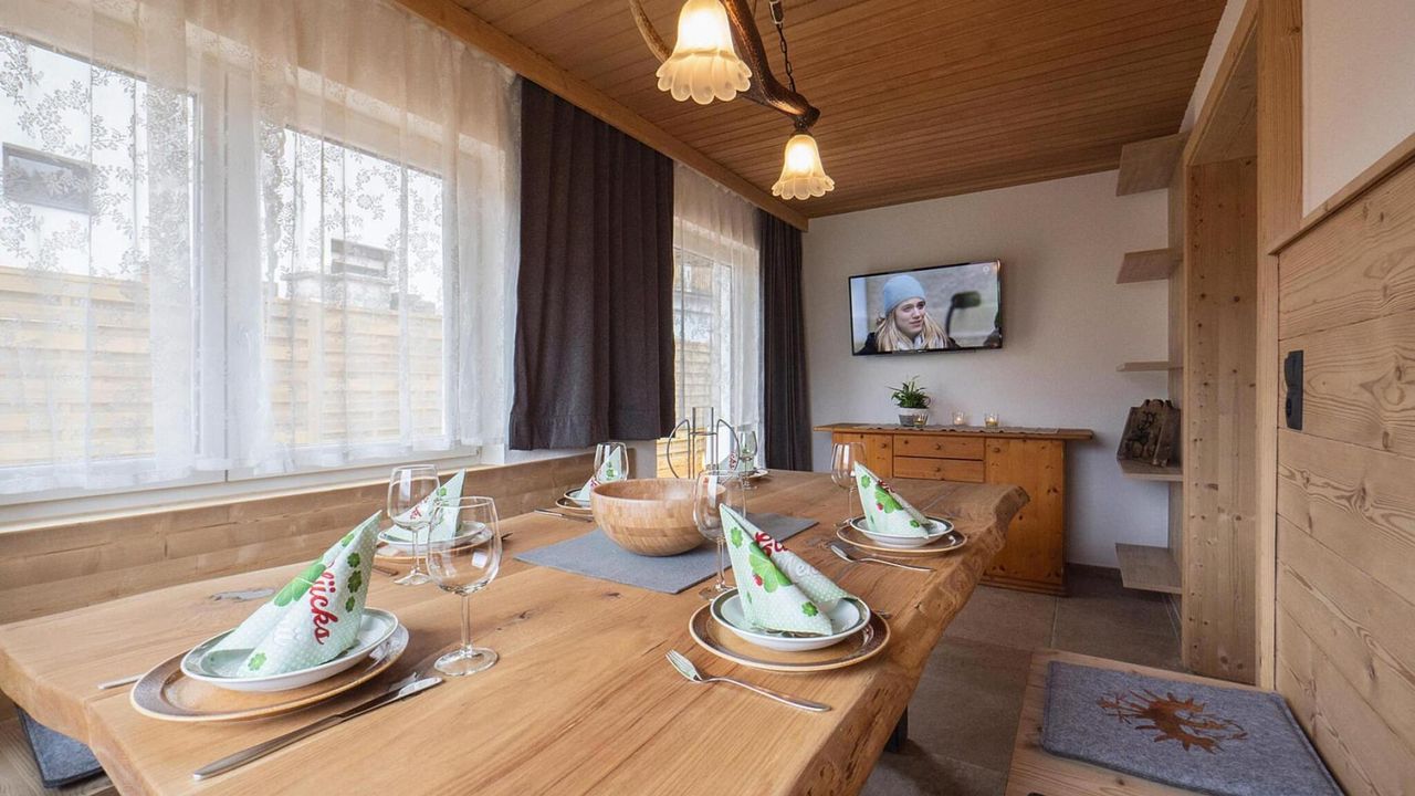 DiningRoom DiningRoom